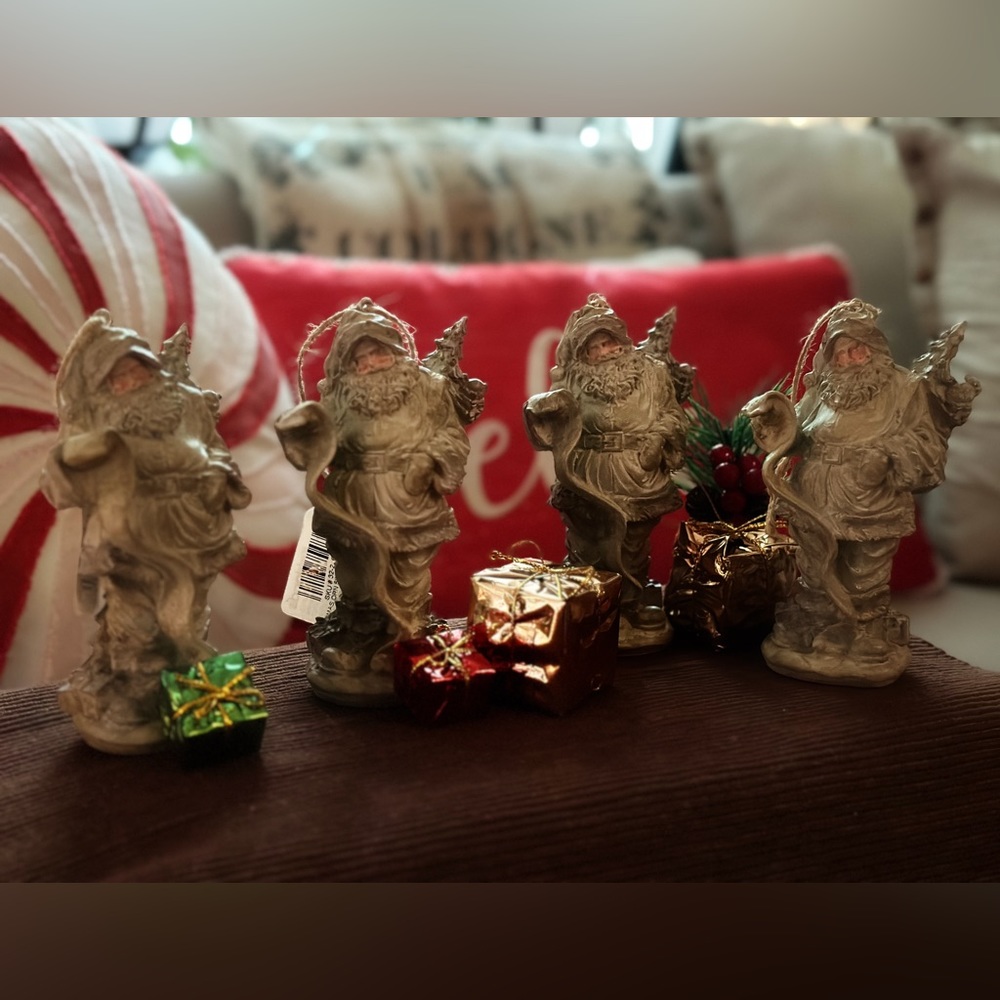 NWT 4 Vintage Christmas Santa Claus Ornament